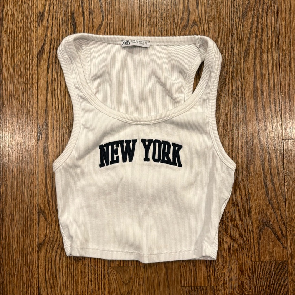 Zara white cotton scoop neck rubbed cropped New York embroidered tank top size M